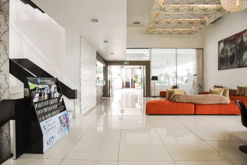 Отель Expo Plaza Business And Family Guadalajara