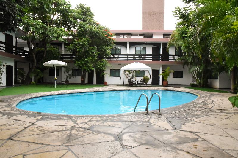 Отель Expo Plaza Business And Family Guadalajara