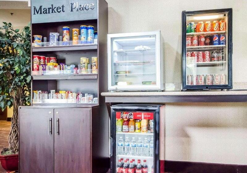 Отель Quality Suites La Grange