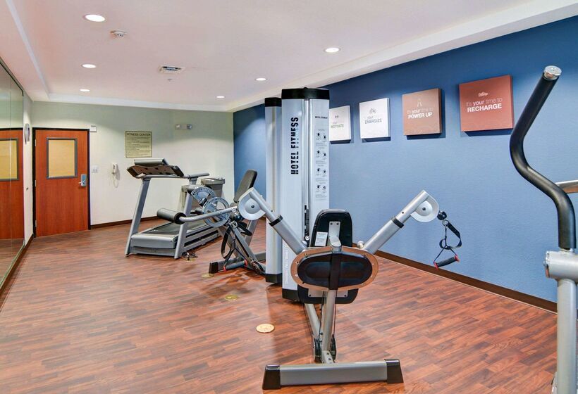 Отель Quality Suites Near Cedar Creek Lake