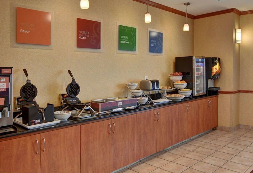 Отель Quality Suites Near Cedar Creek Lake