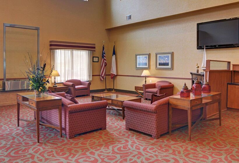 Отель Quality Suites Near Cedar Creek Lake