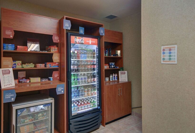 Отель Quality Suites Near Cedar Creek Lake