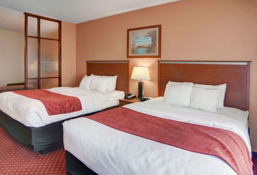 Отель Quality Suites Near Cedar Creek Lake