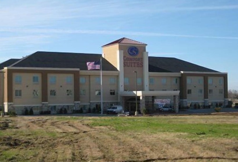 Отель Quality Suites Near Cedar Creek Lake