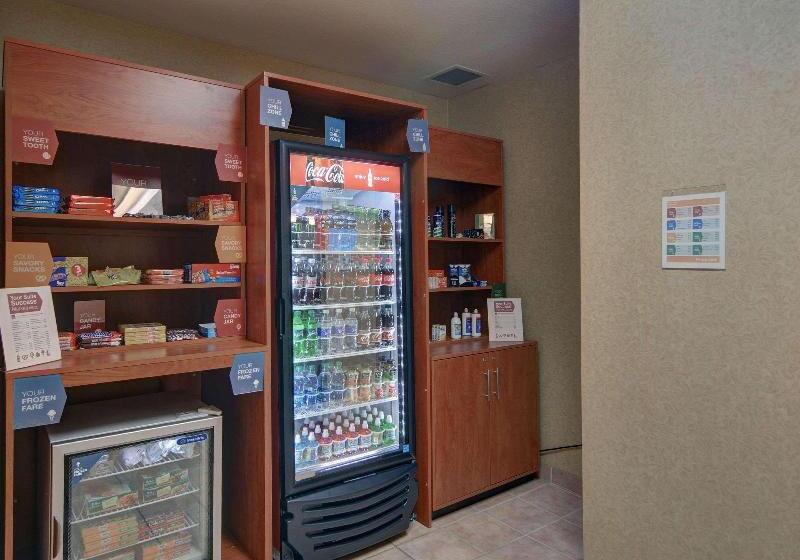 Отель Quality Suites Near Cedar Creek Lake