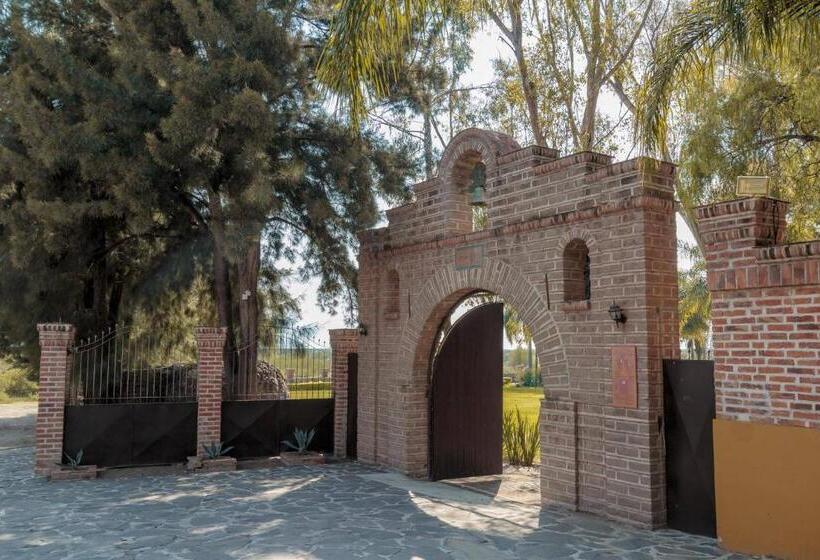 Отель Quinta San Carlos