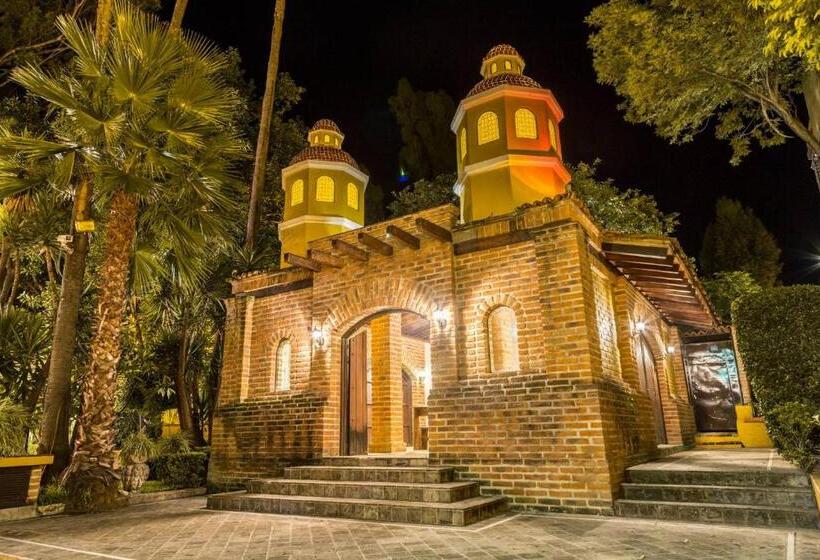 Отель Quinta San Carlos