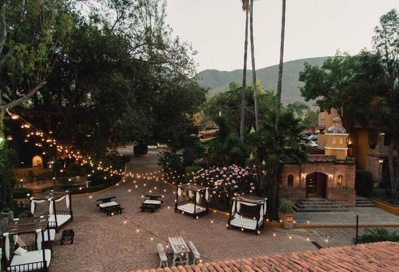 Отель Quinta San Carlos