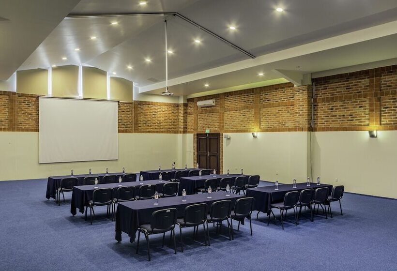 Отель Quinta San Carlos