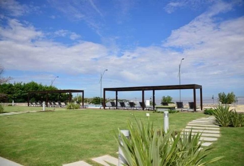 Real Colonia Hotel & Suites