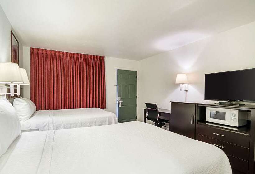 فندق Rodeway Inn