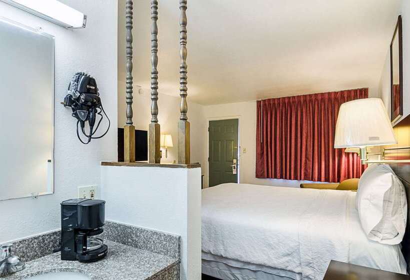 فندق Rodeway Inn