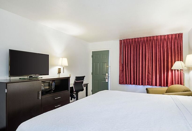 فندق Rodeway Inn