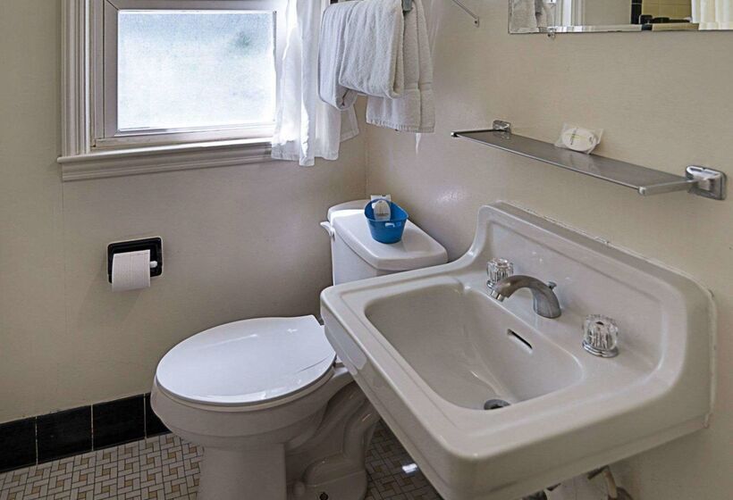 فندق Rodeway Inn