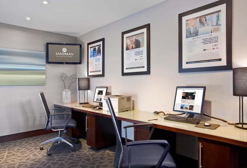 Otel Sandman Signature Langley