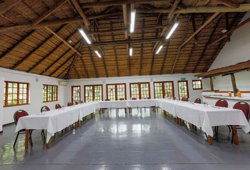 בית מלון כפרי Sefapane Lodge And Safaris