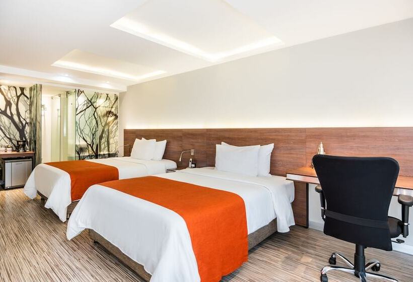 Отель Shg Bogota 100 Design