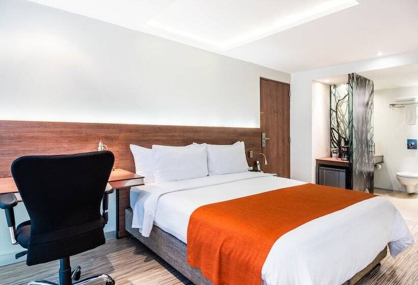 Отель Shg Bogota 100 Design