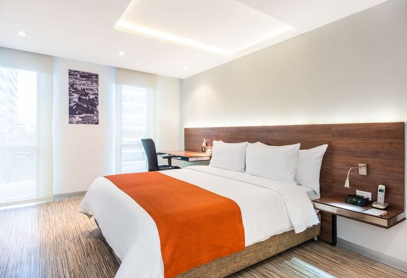 Отель Shg Bogota 100 Design