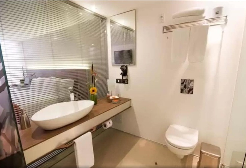 Отель Shg Bogota 100 Design