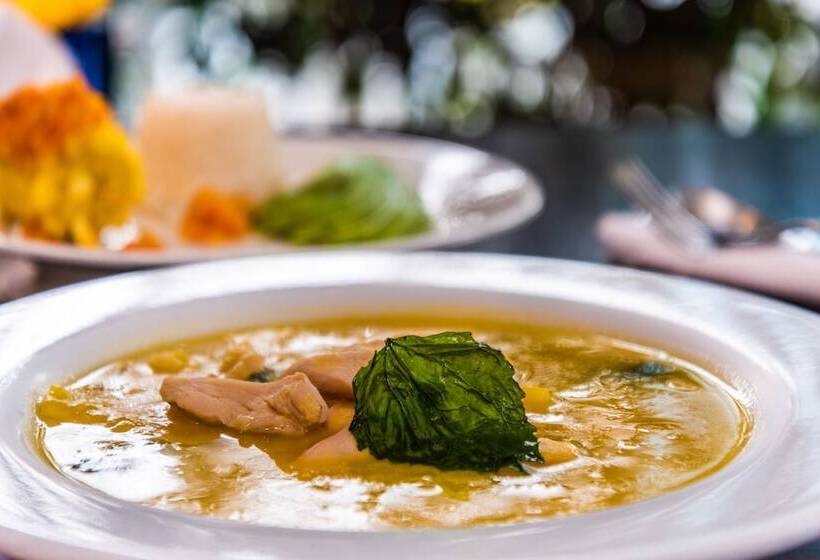 Отель Shg Bogota 100 Design