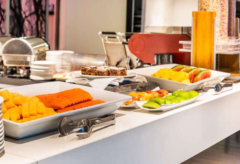 Отель Shg Bogota 100 Design