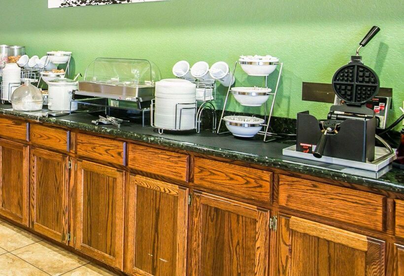 Отель Sleep Inn & Suites Near Palmetto State Park