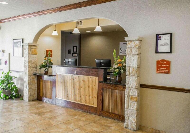 Отель Sleep Inn & Suites Near Palmetto State Park