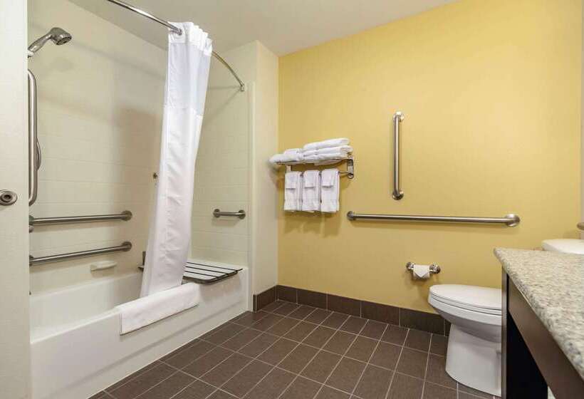 酒店 Sleep Inn & Suites Grand Forks Near Alerus Center