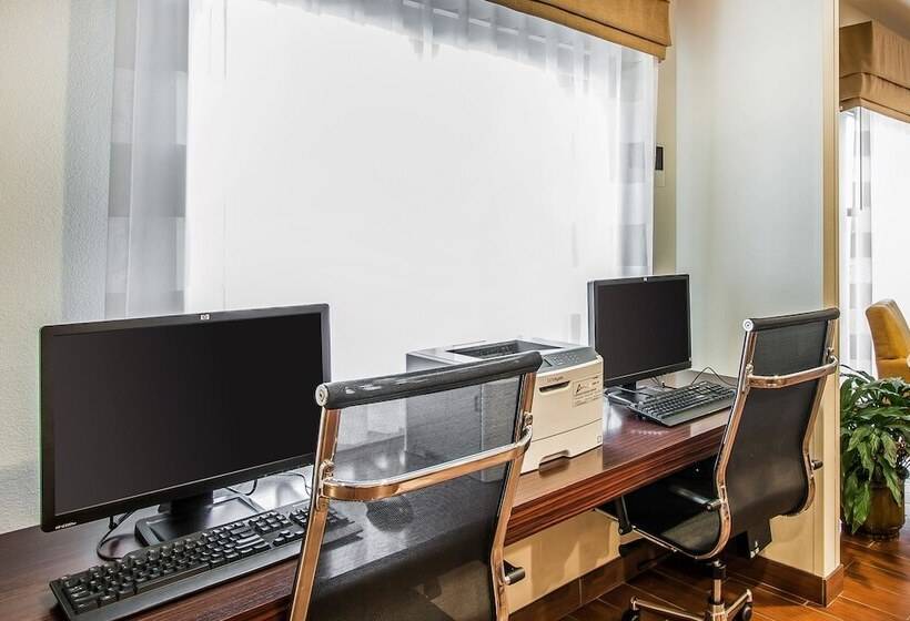 酒店 Sleep Inn & Suites Grand Forks Near Alerus Center