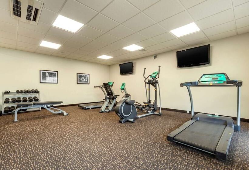 酒店 Sleep Inn & Suites Grand Forks Near Alerus Center