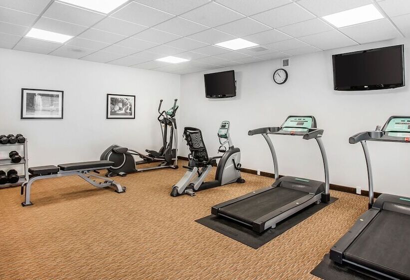 酒店 Sleep Inn & Suites Grand Forks Near Alerus Center