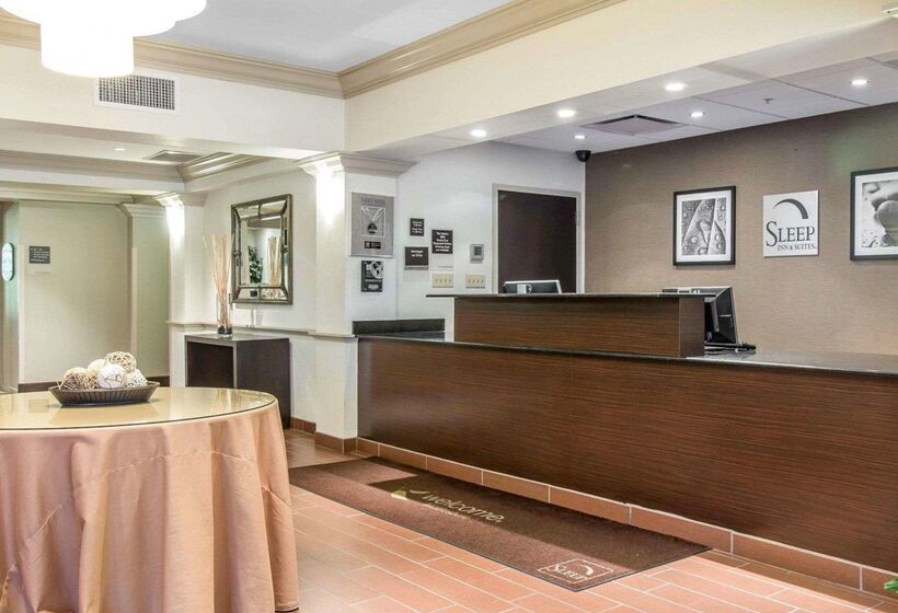 Отель Sleep Inn & Suites