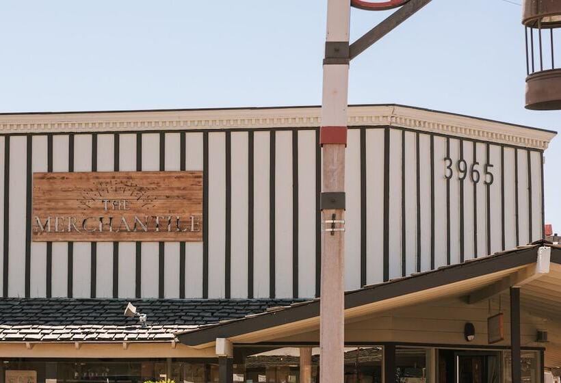 ホテル The Monarch