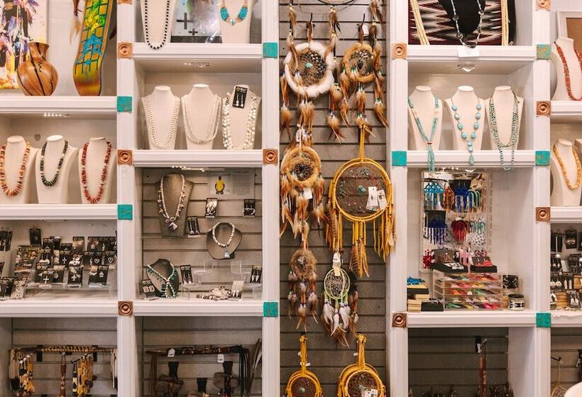 ホテル The Monarch