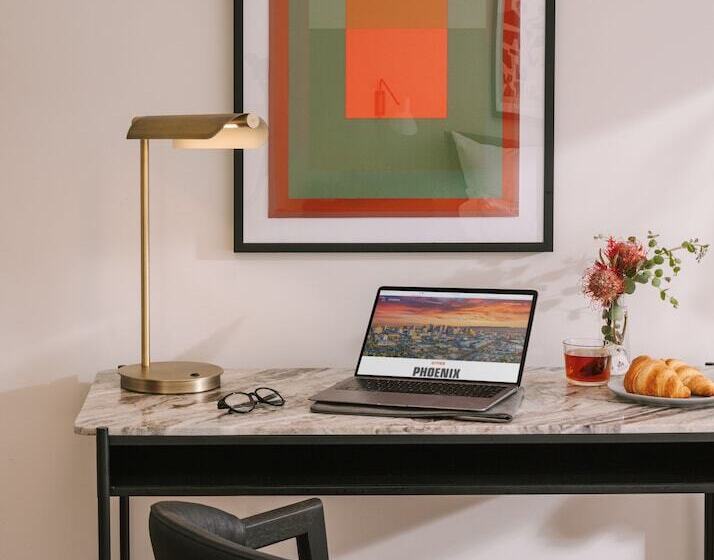 ホテル The Monarch