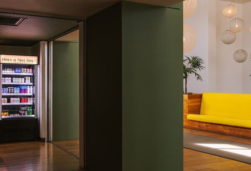 ホテル The Monarch