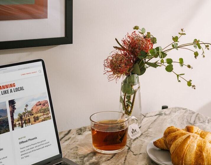 ホテル The Monarch