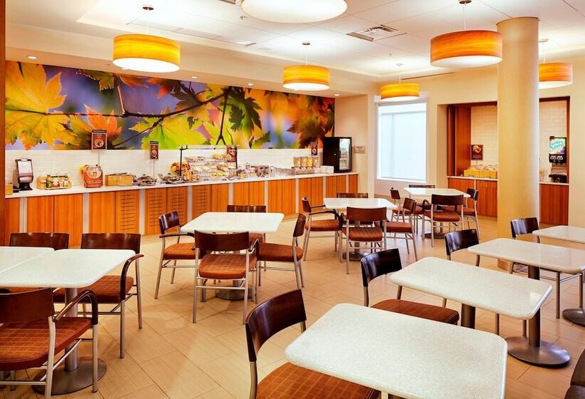 هتل Springhill Suites By Marriott Pittsburgh Latrobe