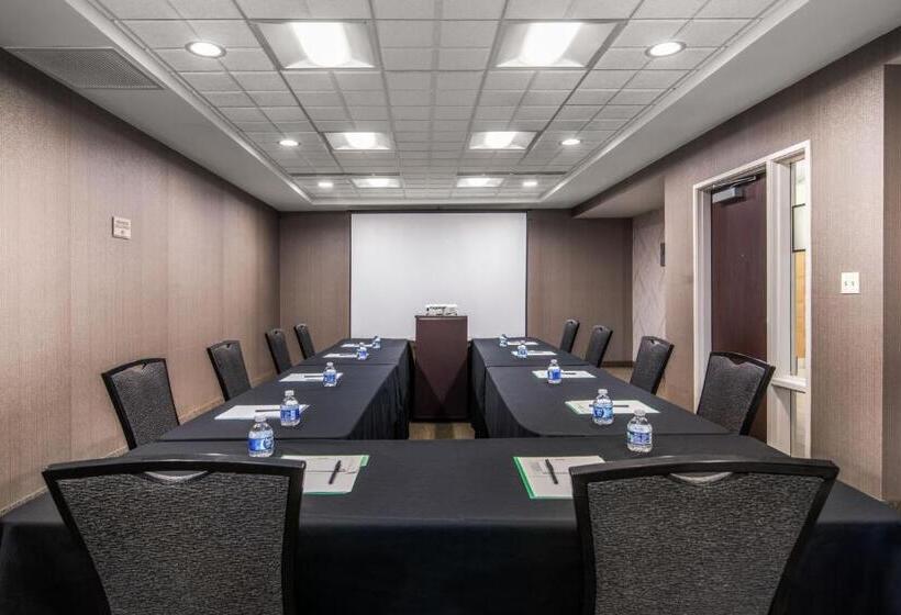 בית מלון כפרי Springhill Suites Phoenix Glendale Sports & Entertainment District