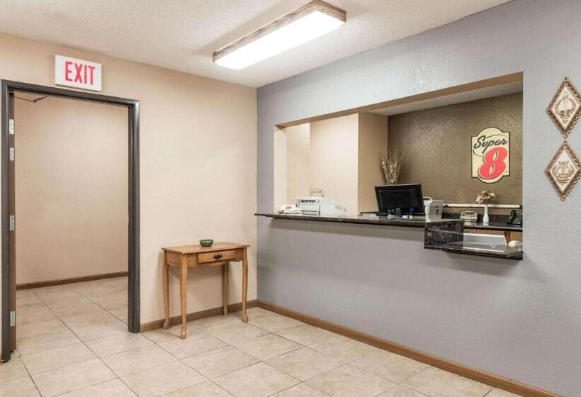 فندق Super 8 By Wyndham Greenville