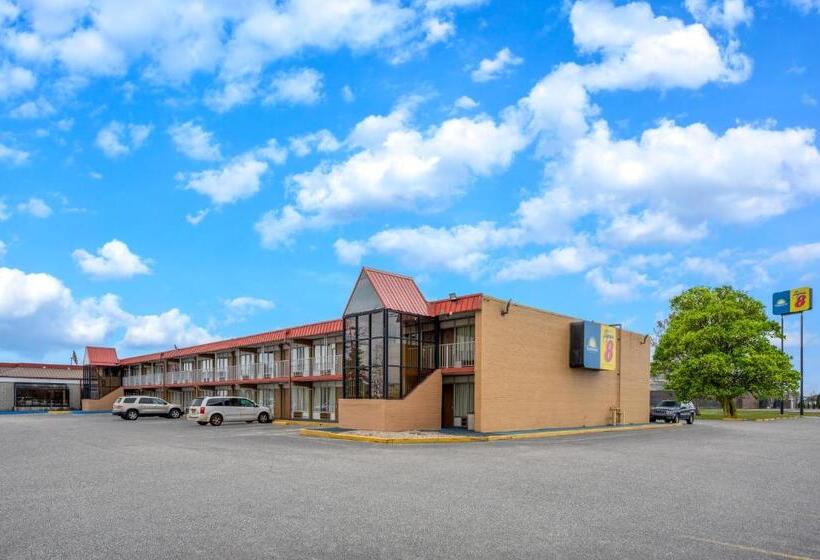 فندق Super 8 By Wyndham Perrysburg Toledo