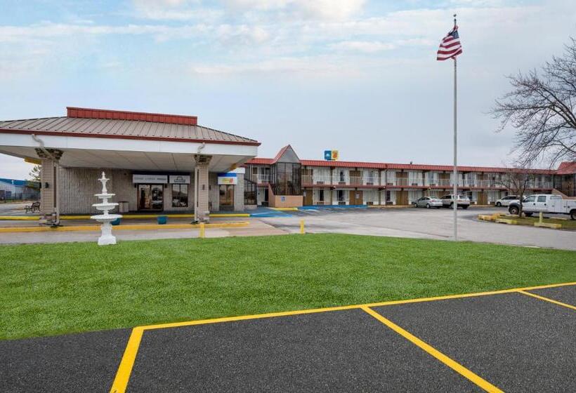 فندق Super 8 By Wyndham Perrysburg Toledo