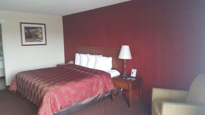 فندق Super 8 By Wyndham Perrysburg Toledo