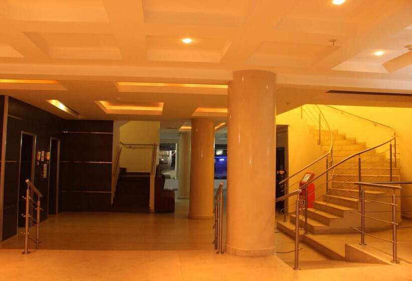 Отель Terranova