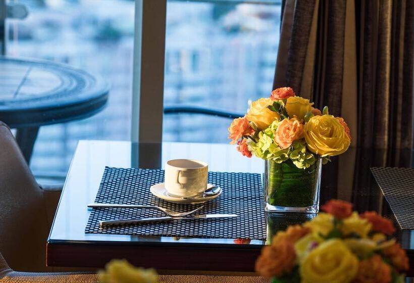 The La Hotel 新世界伟瑞酒店