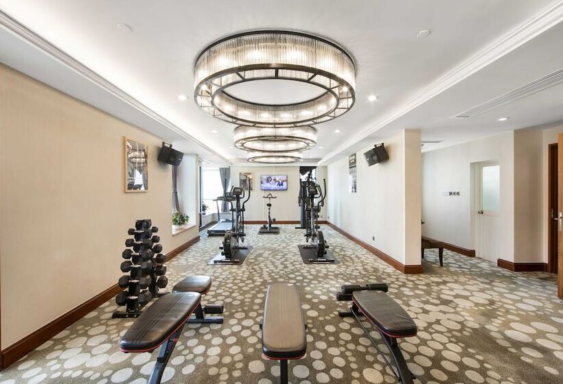 The La Hotel 新世界伟瑞酒店