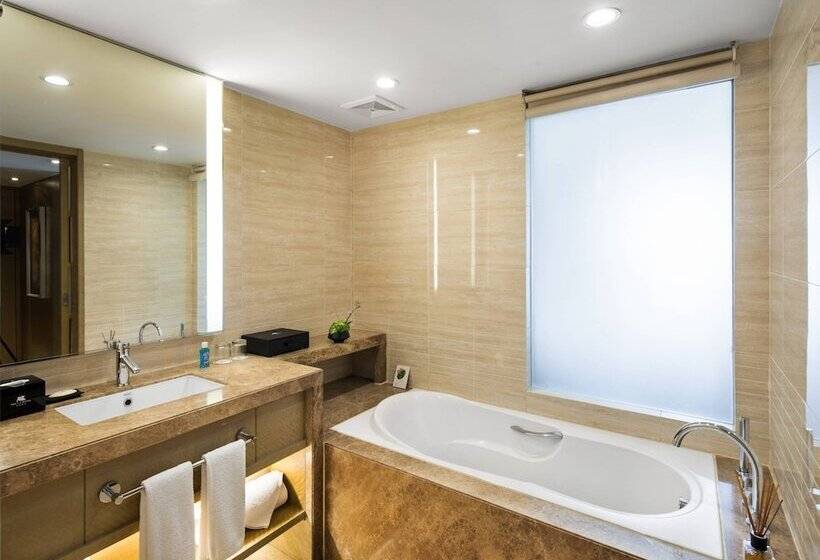 The La Hotel 新世界伟瑞酒店