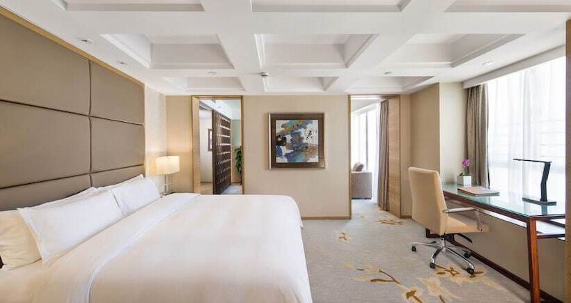 The La Hotel 新世界伟瑞酒店